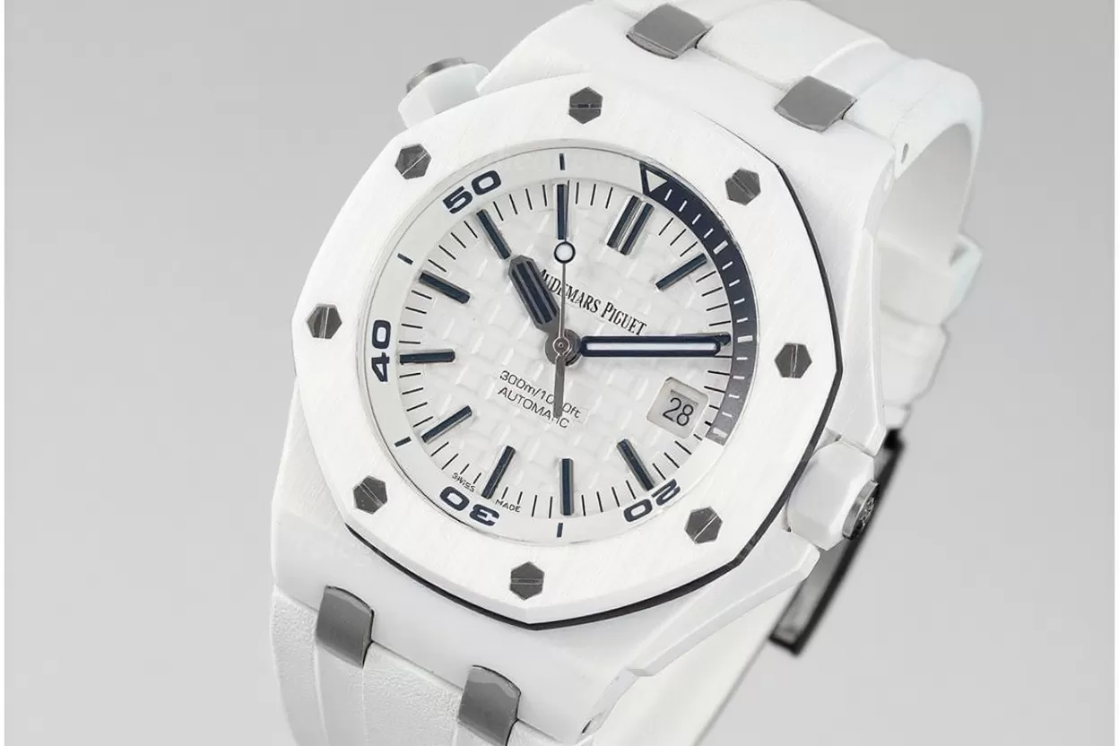 Royal Oak Diver 15707 CER / RU White ZF SA3120 Super Clone