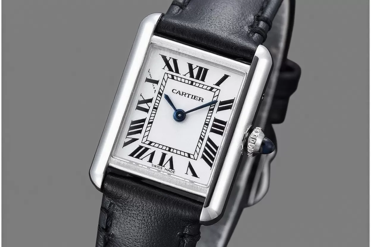 Tank Must Small White dial On Black Leather Strap K11F Quartz