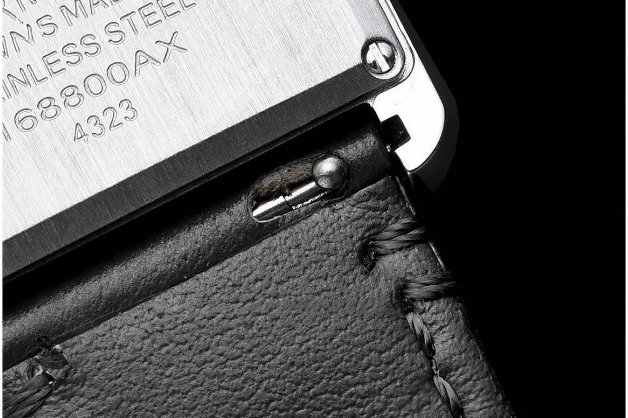 Tank Must Small White dial On Black Leather Strap K11F Quartz - Image 13