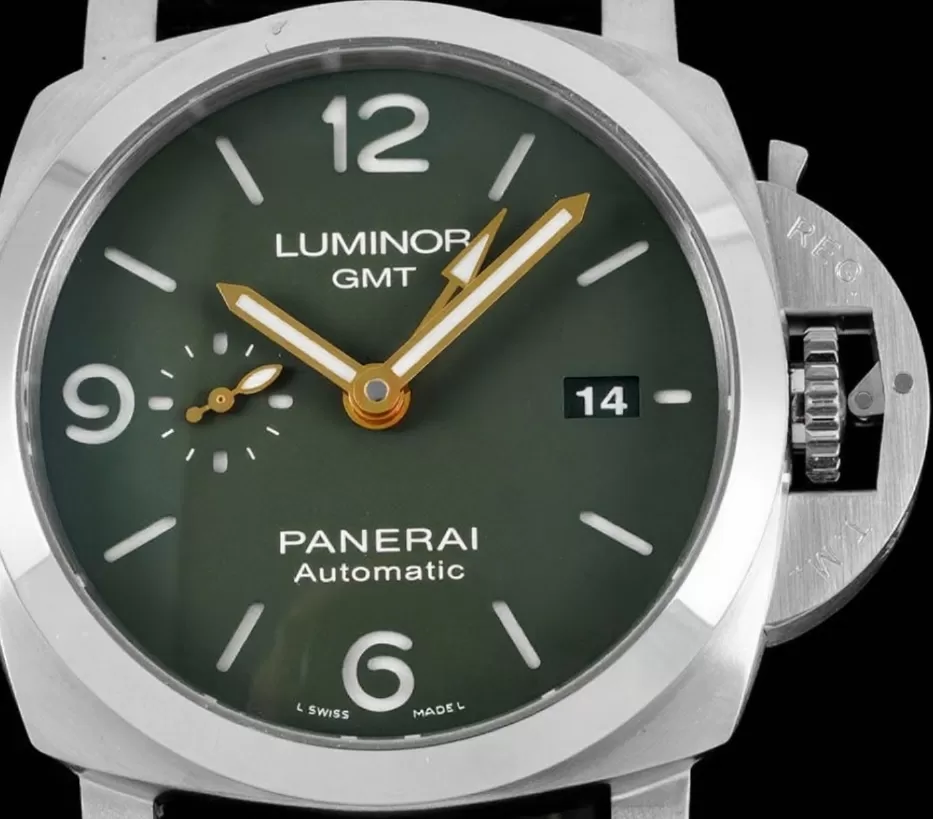 PAM1056 Luminor GMT 44mm SS / LE Green VSF P9011 Super Clone - Image 2